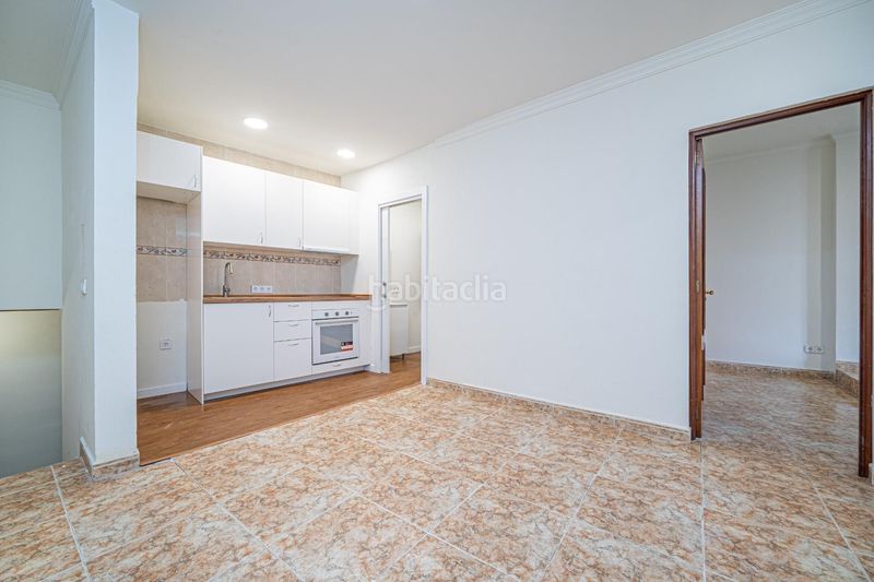 Foto d4a779c1-85f3-4174-b828-0eea8e5ce4fe. Nave industrial edificio en Porreres