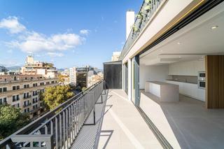 Flat in Marquès de Fontsanta. Piso reformado de 3 habitaciones y terraza en avenidas