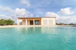 Xalet a Cala d´Or. Chalet con piscina en santanyí