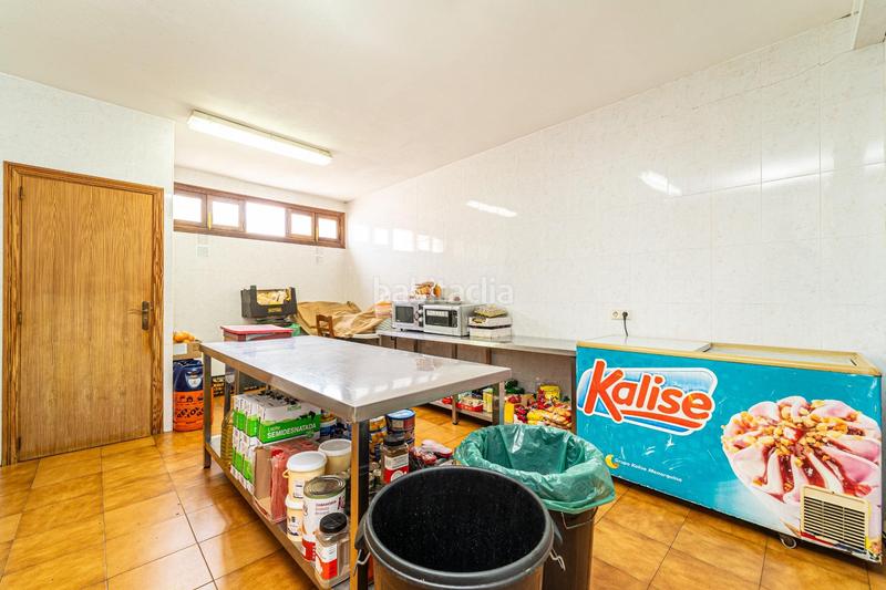 Foto 471e0d9b-6104-407a-9d1a-1203b722b301. Traspàs local comercial amb calefacció a Maria de la Salut