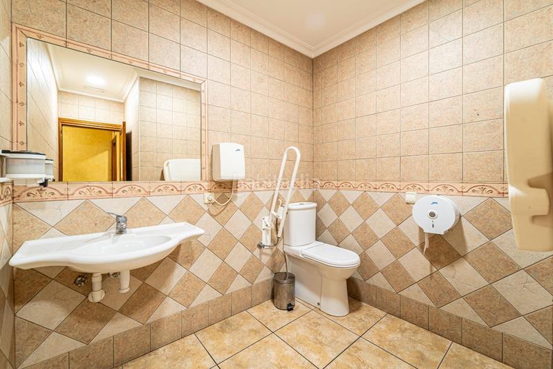 Foto 7c8e5f17-222b-438a-b0ac-c27003bb0abc. Traspàs local comercial amb calefacció a Maria de la Salut