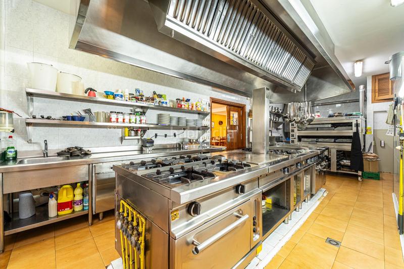 Foto 58f927a6-56c5-433e-be21-fd703289e299. Trapasso locale commerciale con riscaldamento in Maria de la Salut