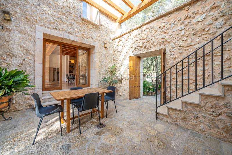 Foto 9499ba32-813f-4af5-9038-825de5c01cb0. Mas avec cheminée piscine dans Manacor centre Manacor