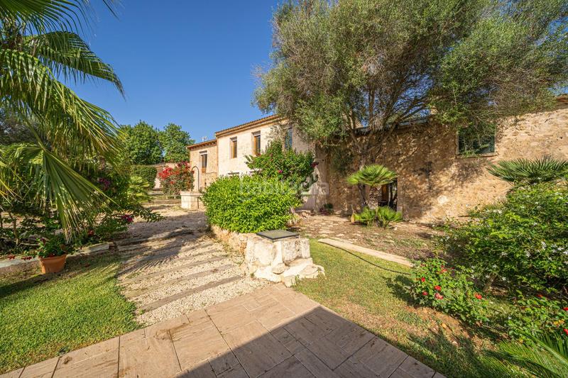 Foto be4af8a0-6ecb-4ade-aafe-89c5bc02f7a3. Mas avec cheminée piscine dans Manacor centre Manacor