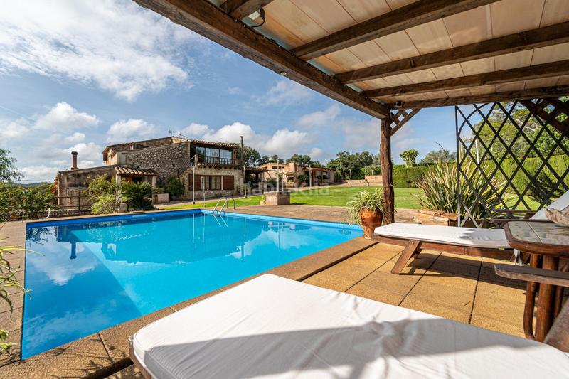 Foto 792b5bea-587f-4b47-89a7-8243e371634a. Bauernhof mit kamin parking pool in Petra