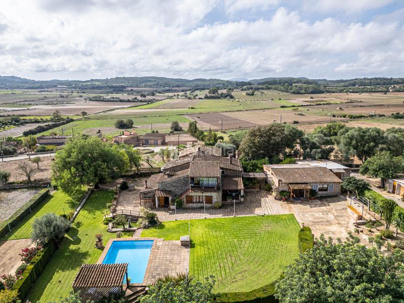 Foto d9fcf7d3-a14b-44b3-ba7c-442aa8304130. Bauernhof mit kamin parking pool in Petra