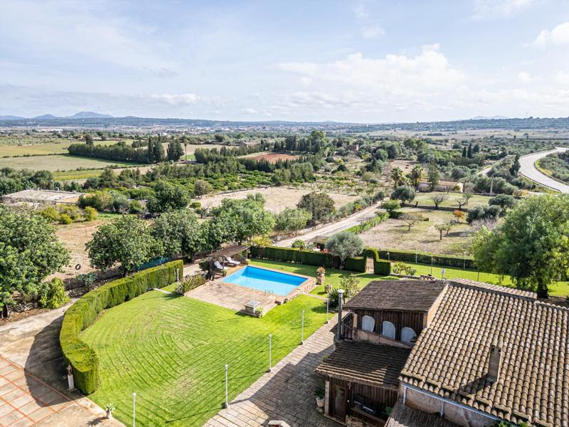 Foto f7ba4241-7a10-43b1-afdd-35a7e02ed534. Bauernhof mit kamin parking pool in Petra