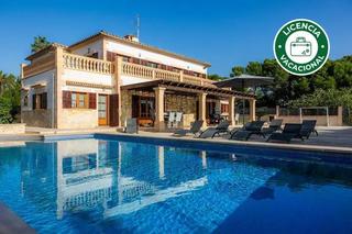 Chalet à Cales de Mallorca. Venta de 2 chalets pareados con licencia vacacional en calas de