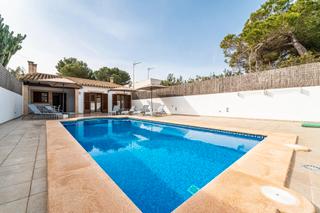 Chalet in Cala Pi-Vallgornera. Chalet independiente etv en cala pi