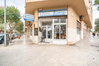 Business premise in Carrer de josep garcias 6. Local con licencia de cafetería y terraza en son gotleu
