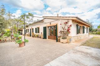 Country house  Camí del redol. Finca rústica con piscina, jardín y zona de cultivo en son espan