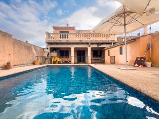 Casa aparellada  Carrer de la visitacio. Chalet pareado con terraza, piscina privada y garaje en consell