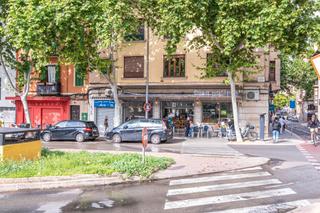 Pas-de-porte Bureau  Carrer de santiago rusiñol. Traspaso de bar cafetería con terraza en plaza patines