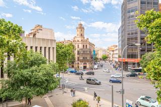 Flat in Carrer nuredduna 7. Piso de cuatro habitaciones con trastero en avenidas
