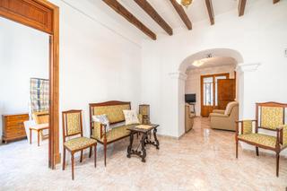 Maison à Vilafranca de Bonany. Casa de dos plantas en el centro de vilafranca.