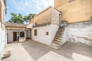 Casa a Muro. Casa señorial con corral y ubicación destacada en muro, mallorca