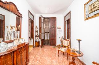 Country house  Carrer de jacinto benavente. Casa estilo mallorquín techo libre de tres habitaciones y garaje