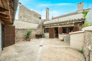 House in Porreres. Casa reformada con patio en porreres, mallorca