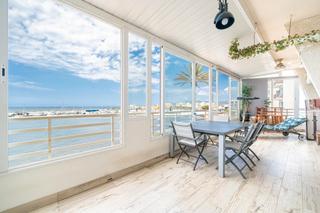 Rent Flat  Carrer de josep malbertí. Piso en primera línea de cala gamba con garaje y trastero