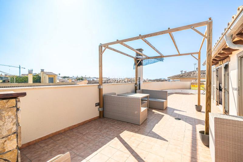 Foto 7b4b6b38-7dbb-4974-83a9-0e921fec11ad. Piso ático reformado con gran terraza en consel en Consell