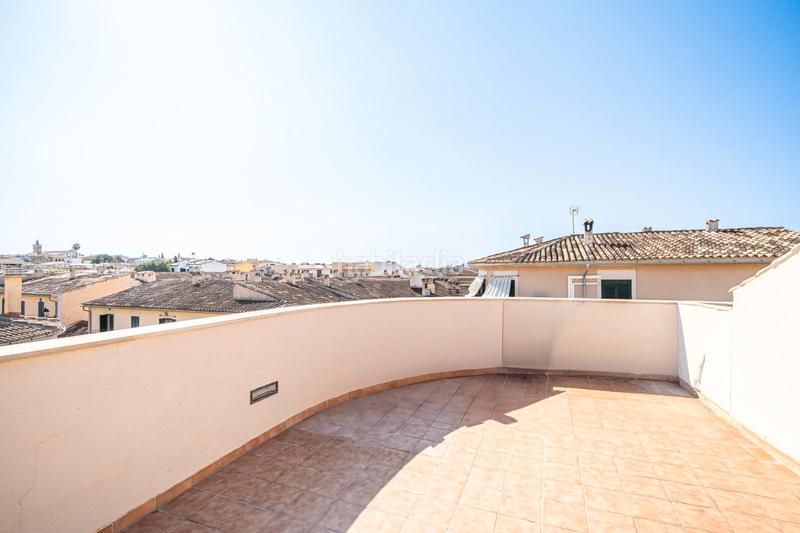 Foto c68b7baf-c578-4326-bc66-61b2b054d1ac. Piso ático reformado con gran terraza en consel en Consell