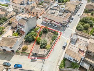Finca rústica en Ses Salines Poble. Solar 100% edificable en pleno centro de ses salines