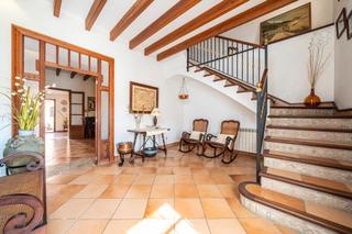 Casa  Plaça de sant joan 14. Casa de tres alturas en el centro de son servera
