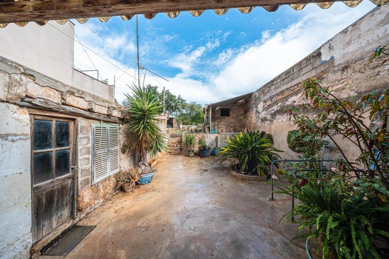 Foto 1c3a06a6-b39b-427e-9727-9edae5562dc7. Casa  de pueblo con patio en Felanitx poble Felanitx