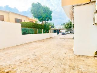 Lloguer Local Comercial a Santa Ponça. Local comercial en primera linea en santa ponça