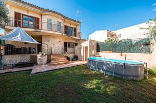 Chalet in Manacor Centre. Chalet en son macia con jardín y posibilidad de piscina en mallo