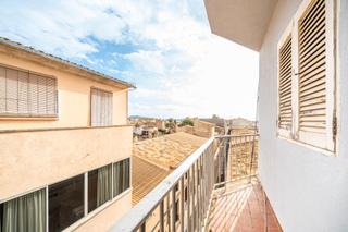 Appartement à Carrer d'en francesc moragas fundador de la caixa 35. Piso de 4 dormitorios con garaje y trastero en llucmajor