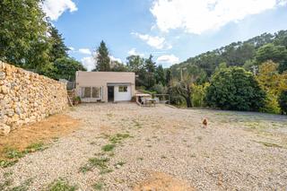 Masia a Costa de son trias 1. Finca rústica con terreno y casa reformada