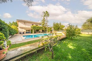 Xalet a Ses Palmeres. Chalet independiente con piscina en urbanizaci�n las palmeras