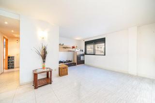 Planta baixa  Carrer sor teresa vanrell. Planta baja en llucmajor con terraza y 2 trasteros