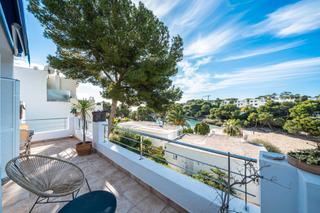 Casa a Cala d´Or. Bungalow con vista al mar y acceso directo por camino privado a