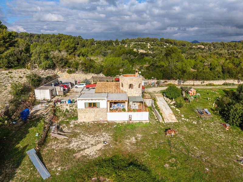 Foto b17b0e67-0002-4e85-9e1b-42d2b1a044f2. Masia a Manacor centre Manacor