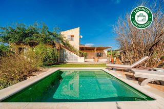 Masia a Montu�ri. Casa r�stica con piscina montu�ri