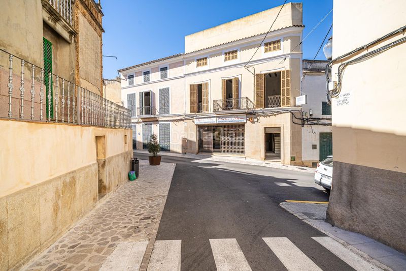 Foto 4269988a-2ad0-4b25-a68a-ae999e4610f1. Edifici a Felanitx poble Felanitx