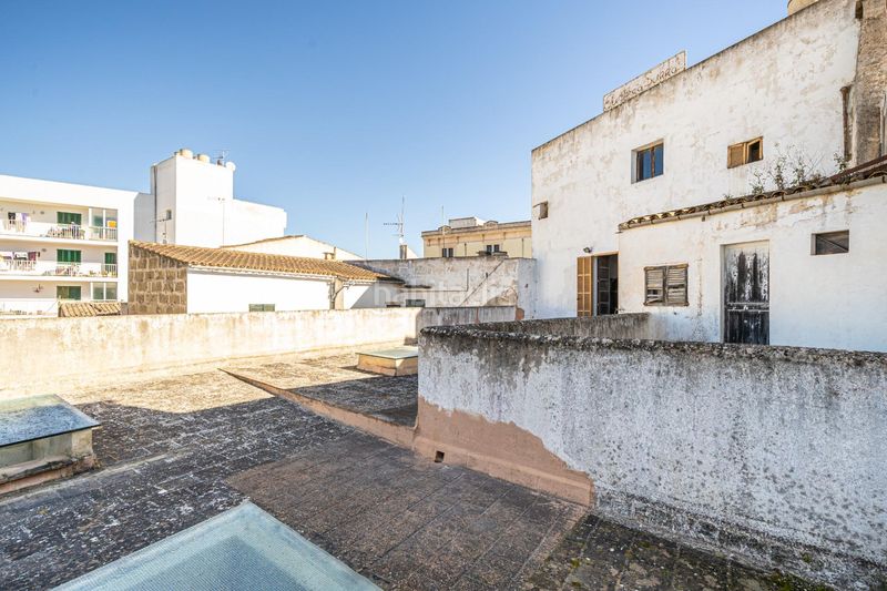 Foto b164fc5f-07f5-45c2-a132-b1a416bbdffd. Edifici a Felanitx poble Felanitx