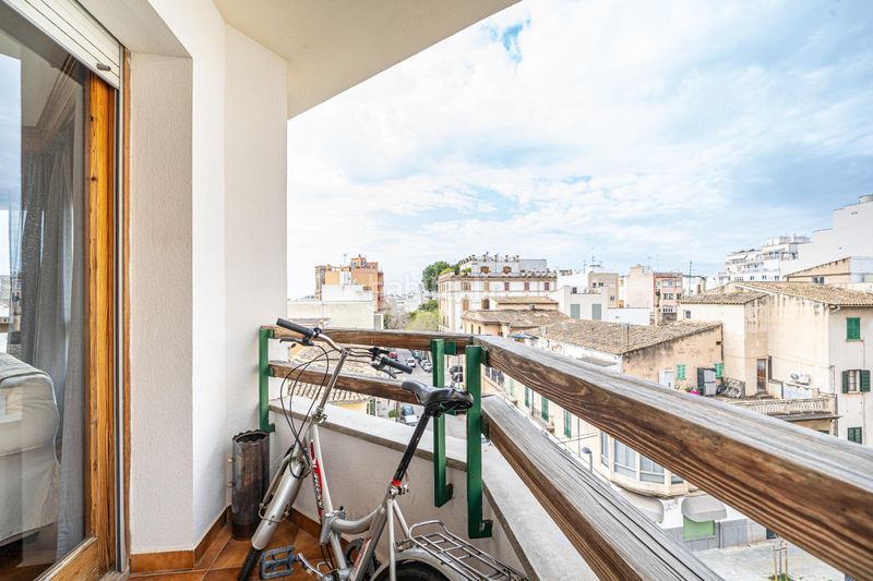 Foto e23dc74d-8dd4-4e75-adf1-6503238aa53a. Àtic amb calefacció aparcament a Santa Catalina Palma de Mallorca