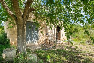 Finca rústica en Santa Margalida Poble. Terreno con casita de aperos luz de gesa y agua de pozo