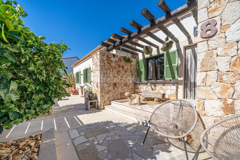 Foto 439a48eb-374c-4126-9fee-e4679866c552. Chalet excepcional propiedad mediterránea con 4 viviendas independientes a pocos pasos del puerto de Cala Figuera en Santanyí