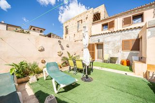 Casa a Porreres. Casa de pueblo totalmente reformada con patio en porreres