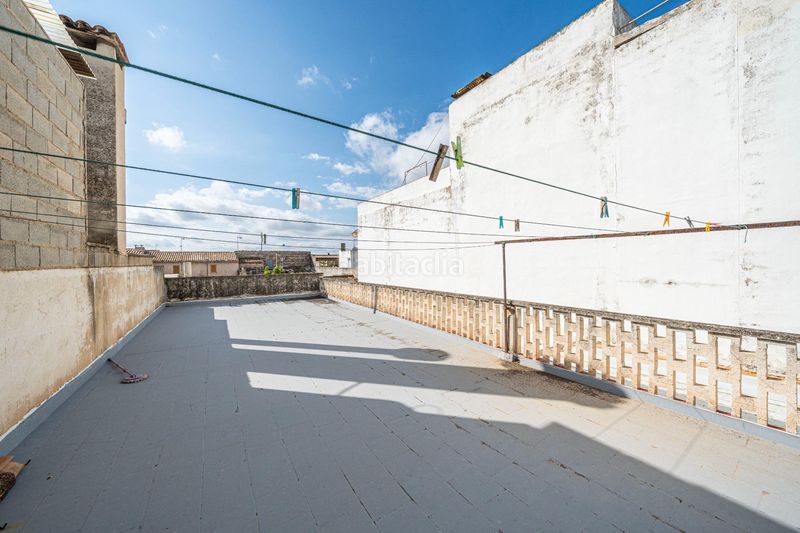 Foto a90de4c3-1f93-4a01-ad28-c50d53a8f138. Casa edificio con gran potencial en el centro en Sa Pobla