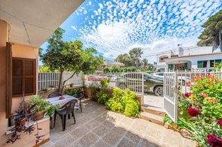 Erdgeschoss in Cala Ratjada. Planta baja con patio en cala ratjada