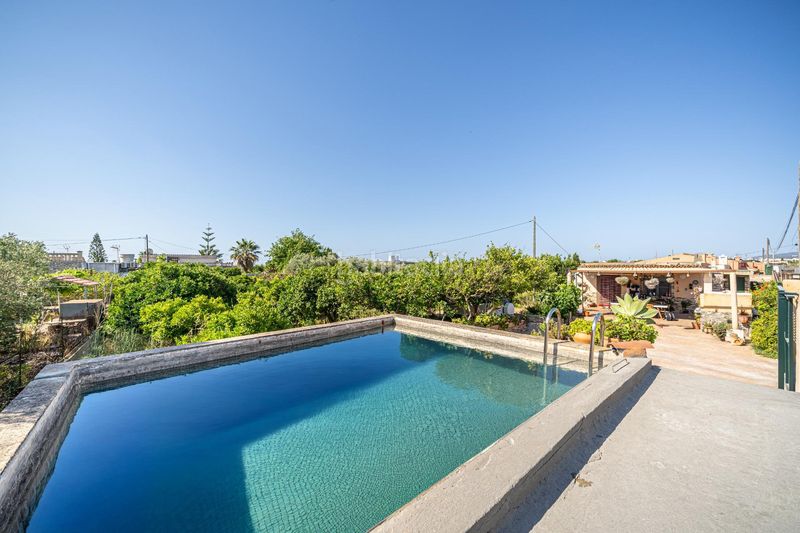 Foto 0495a83c-d55c-47b9-9561-b470e5055f06. Masía finca rústica reformada con cédula, porche, piscina y huerto en Son Ferriol, palma en Palma de Mallorca