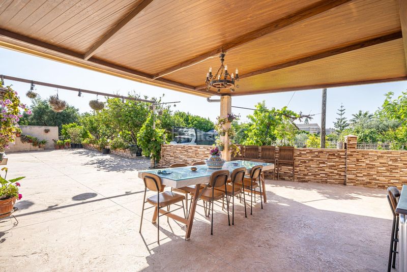 Foto 5a9d9976-f937-416f-9cd9-1acea008f7fd. Masía finca rústica reformada con cédula, porche, piscina y huerto en Son Ferriol, palma en Palma de Mallorca
