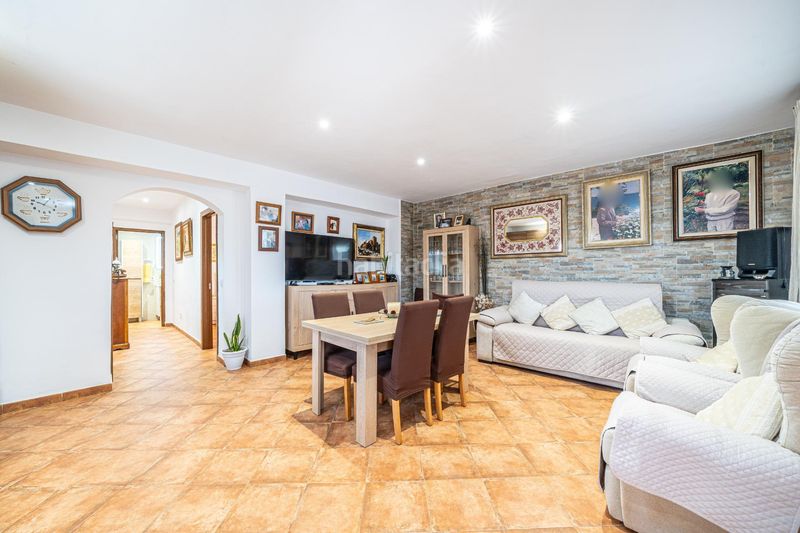 Foto caefab7b-82a0-4fc5-b0bb-d4dbcbafa833. Masía finca rústica reformada con cédula, porche, piscina y huerto en Son Ferriol, palma en Palma de Mallorca
