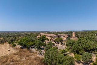Mas à Llucmajor Interior. Posesión mallorquina con vistas a la isla de cabrera con 40hectá