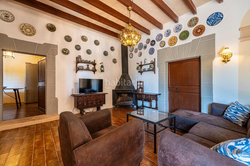 Foto 15faa067-6f77-4000-a6ed-c9ba9d7a316e. Masia a Llucmajor interior Llucmajor